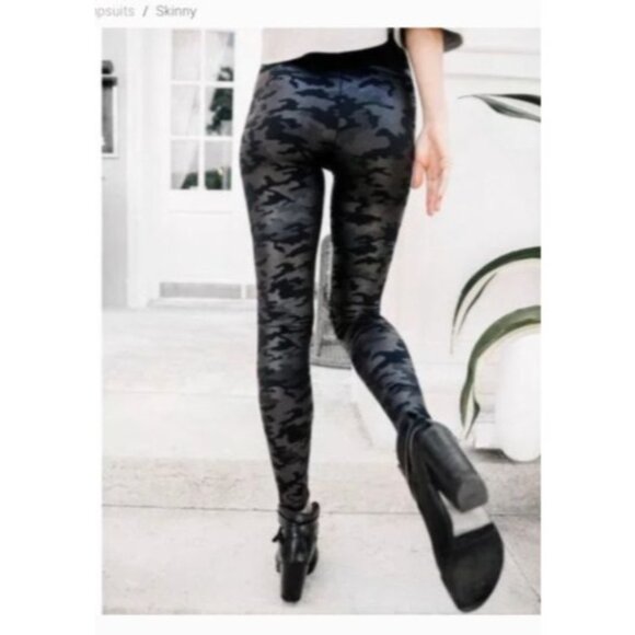 Spanx High-Waisted Camouflage faux leather Leggings pants sz large new $110 - Picture 15 of 15